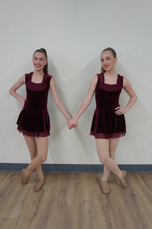 Teen dance students in a class in Toronto